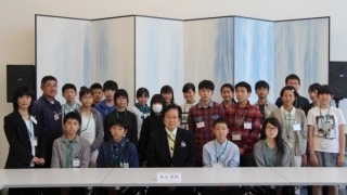 Höflichkeitsbesuch bei Botschafter Honda 