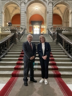 白石大使によるシュナイダー・シュナイター・スイス日本友好議連会長との意見交換