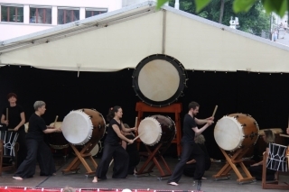 日本祭りの様子