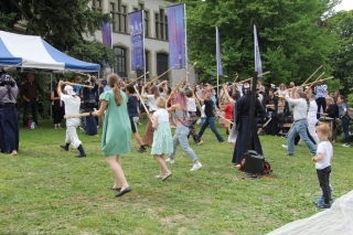 日本祭りの様子