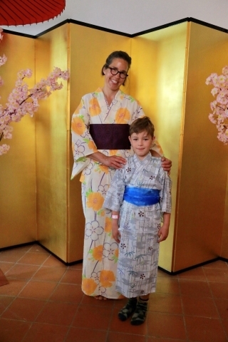 日本祭りの様子