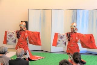 Manzairaku aus dem Bugaku-Repertoire