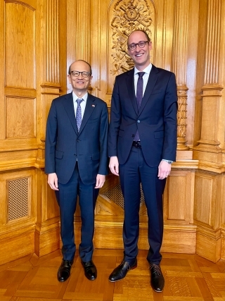 Höflichkeitsbesuch von Botschafter Fujiyama bei Martin Candinas, Präsident des Nationalrats