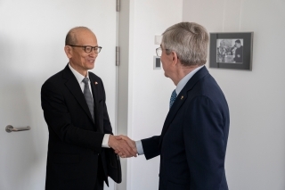 Botschafter Fujiyama und Präsident Bach