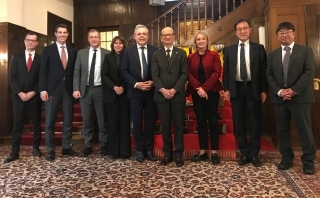 Botschafter Fujiyama und die Parlamentarische Freundschaftsgesellschaft Schweiz-Japan 