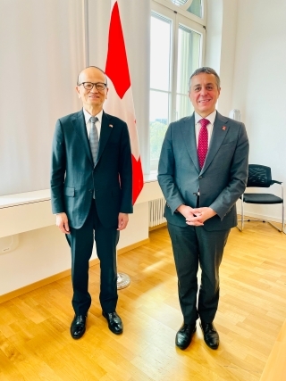 Botschafter Fujiyama machte einen Höflichkeitsbesuch zu seinem Amtsantritt bei Bundesrat Ignazio Cassis, Vorsteher des Eidgenössischen Departements für auswärtige Angelegenheiten