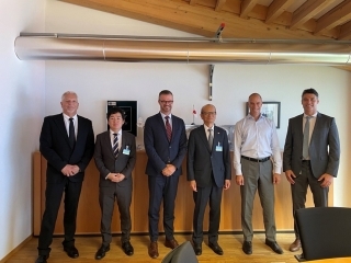 Botschafter Fujiyama besucht Pilatus Aircraft Ltd