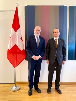 Höflichkeitsbesuch von Botschafter Fujiyama bei Herrn Alexandre Fasel, Staatssekretär des Eidgenössischen Departements für auswärtige Angelegenheiten (EDA)