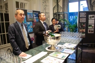 福島県のお酒の生産者のブース