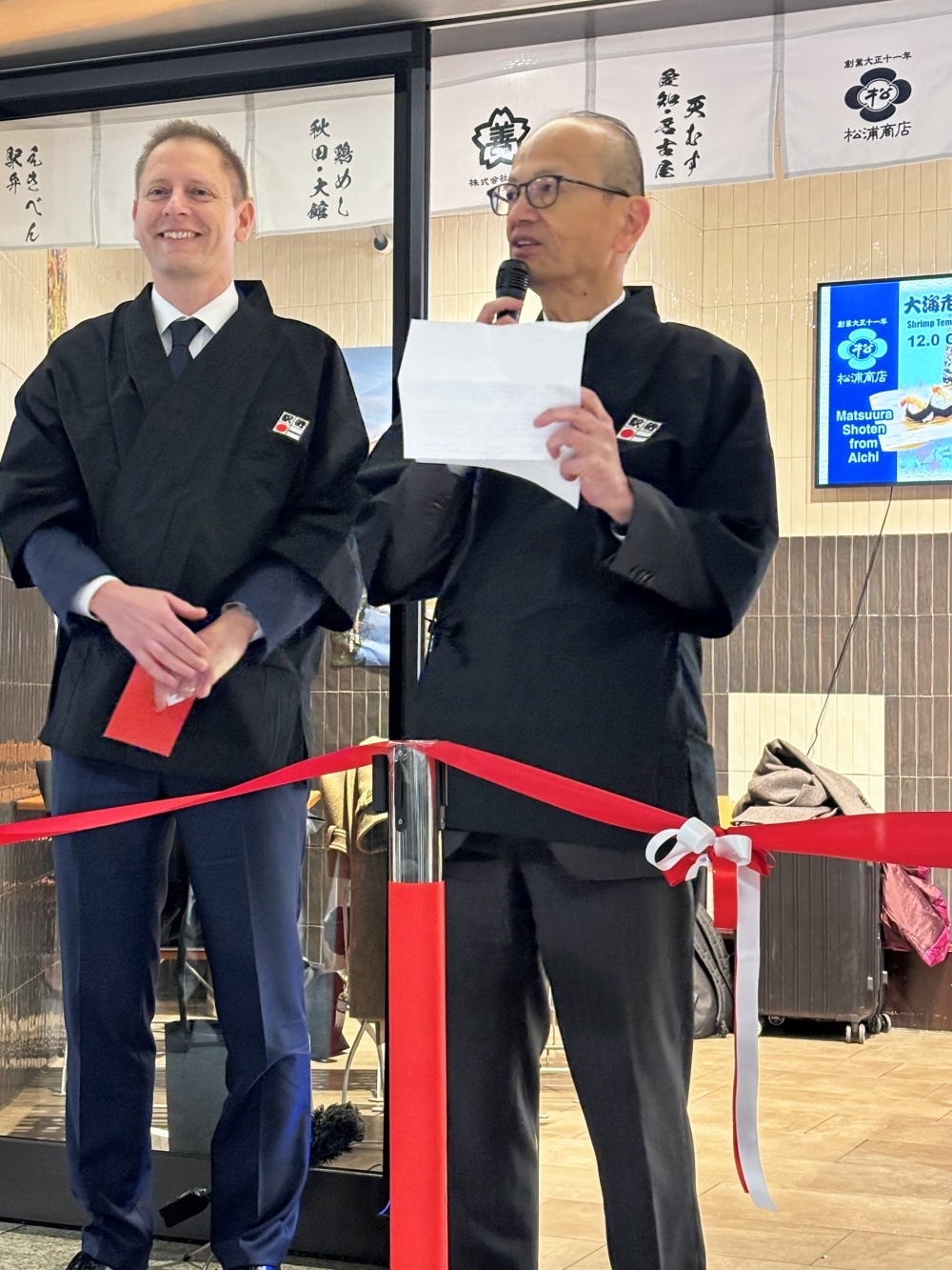 藤山大使のチューリッヒ中央駅における駅弁販売事業のプレオープンイベントへの出席
