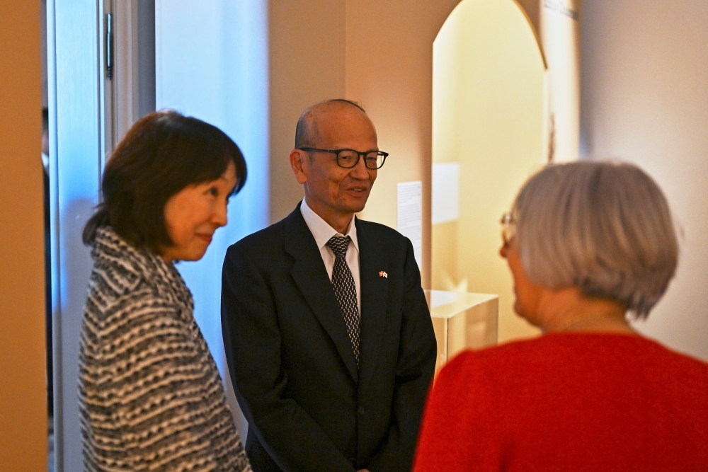 藤山大使の展示会「世界一周の旅 - ジュール・ヴェルヌから初期の世界旅行者たちまで」オープニング出席