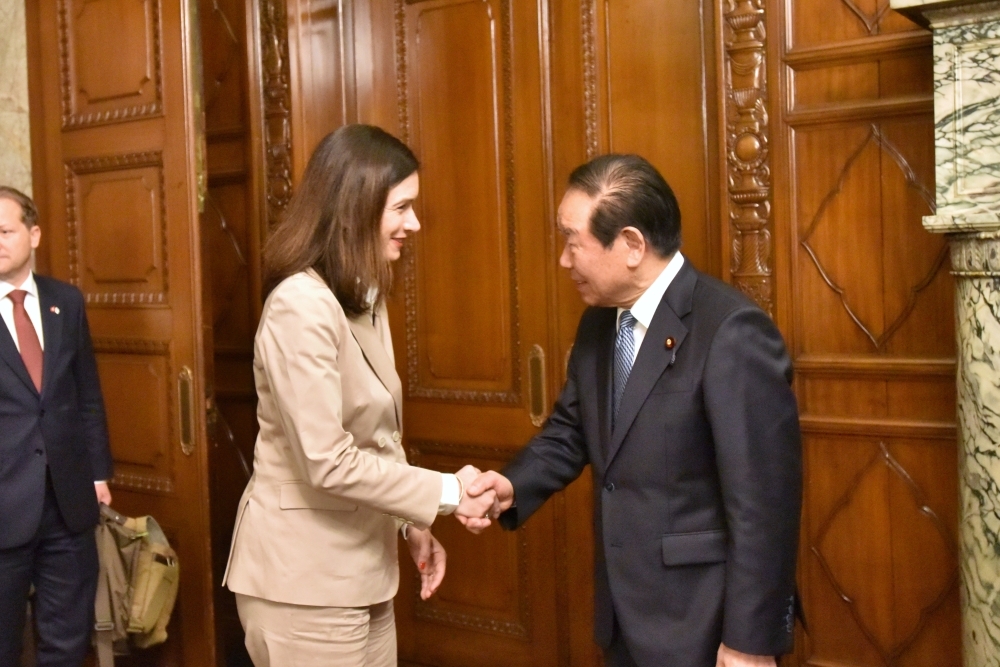 Schweizer Nationalratspräsidentin besucht den japanischen Unterhauspräsidenten Nukaga