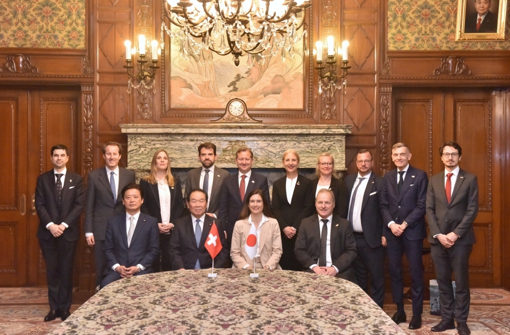 Schweizer Nationalratspräsidentin besucht den japanischen Unterhauspräsidenten Nukaga