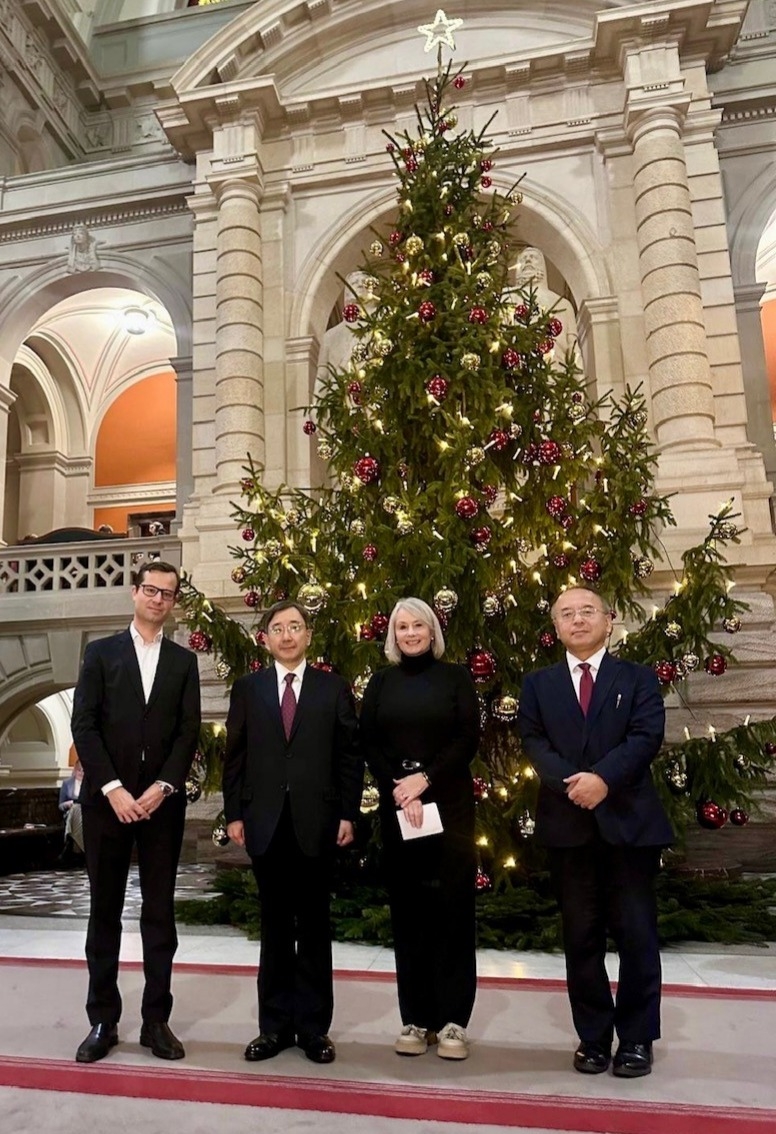 スイス日本友好議員連盟会長への大使着任表敬