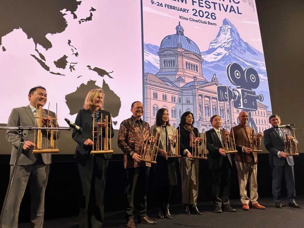 2月9日の映画祭オープニング当日に集まった参加諸国大使たち